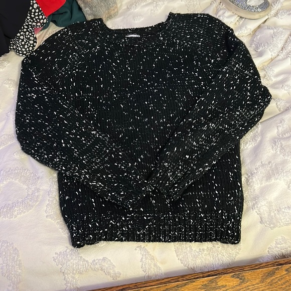 Voy Black and White Sweater Size Large. Only worn once very good condition. - Picture 1 of 1